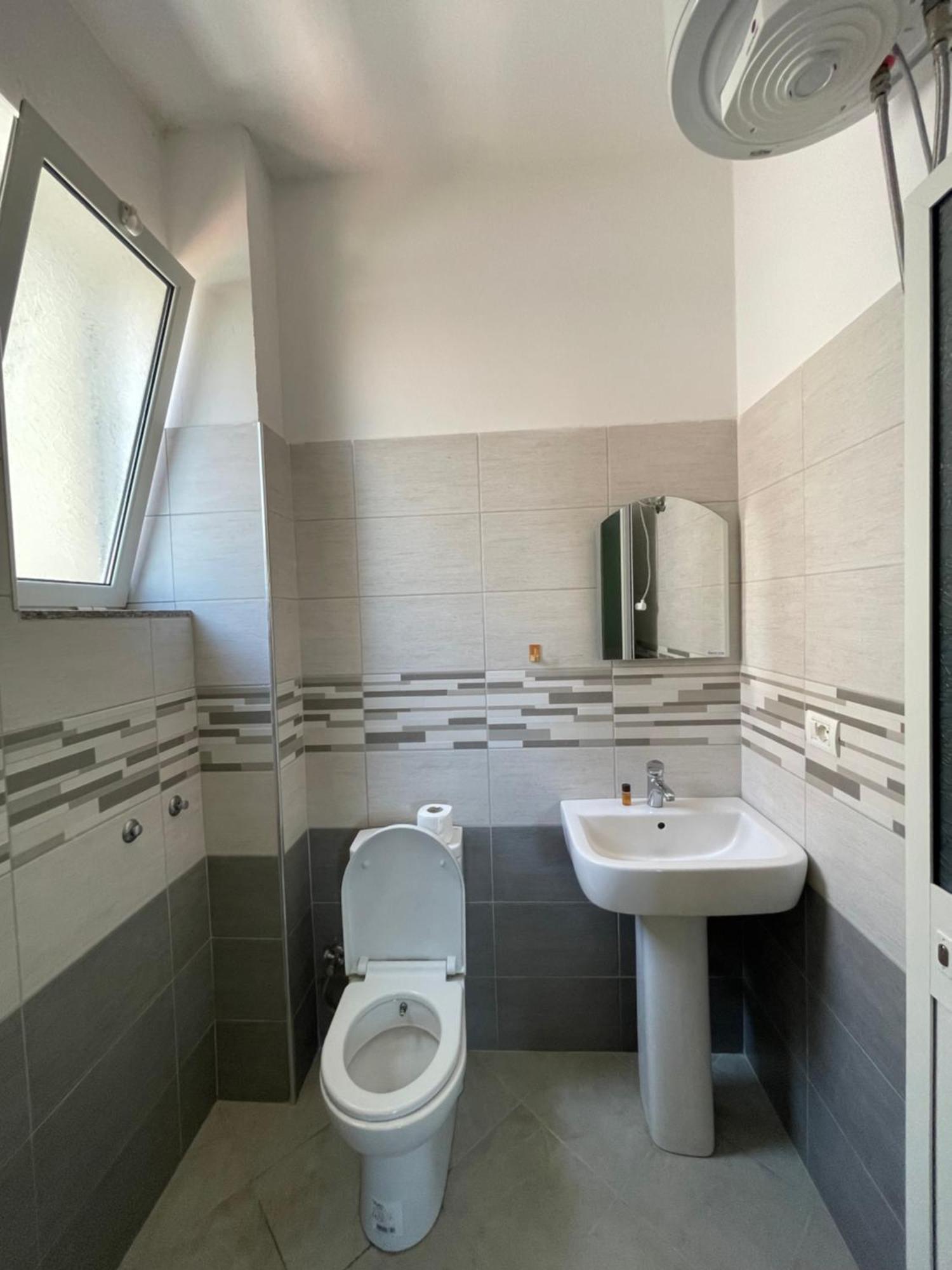 Vila Vladi Дуррес Экстерьер фото
